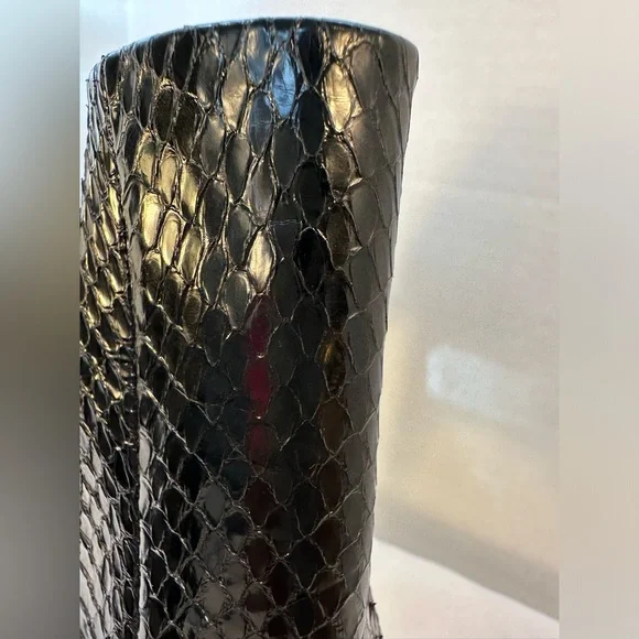 BCBG MAXAZRIA Pointed Toe Heel Ankle Boots AMAZING CONDITION! SEXY,HOLIDAY!HOT🤩 - Picture 10 of 16